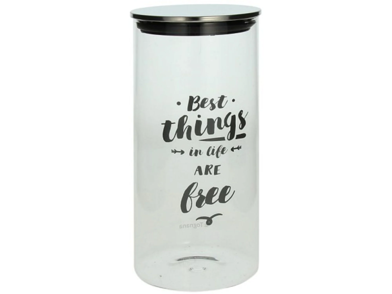 Visoka staklena kuhinjska posuda sa metalnim poklopcem i natpisom Best things in life are free